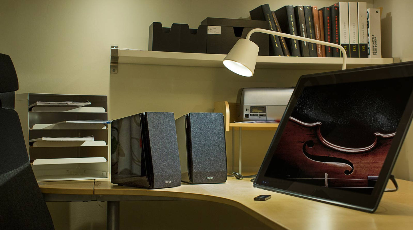 R1850DB Powered Bookshelf Speaker - Bluetooth, Optical, Subwoofer Out(Certified Refurbished)